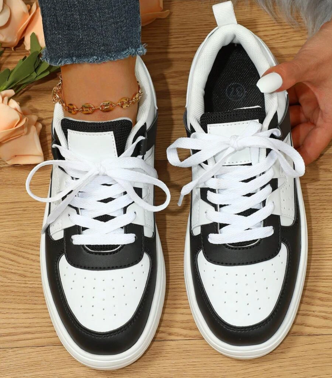 Sneakers da donna - Comode - Allacciate - Scarpe da skate - Sneakers casual-Nero-36-Modasso