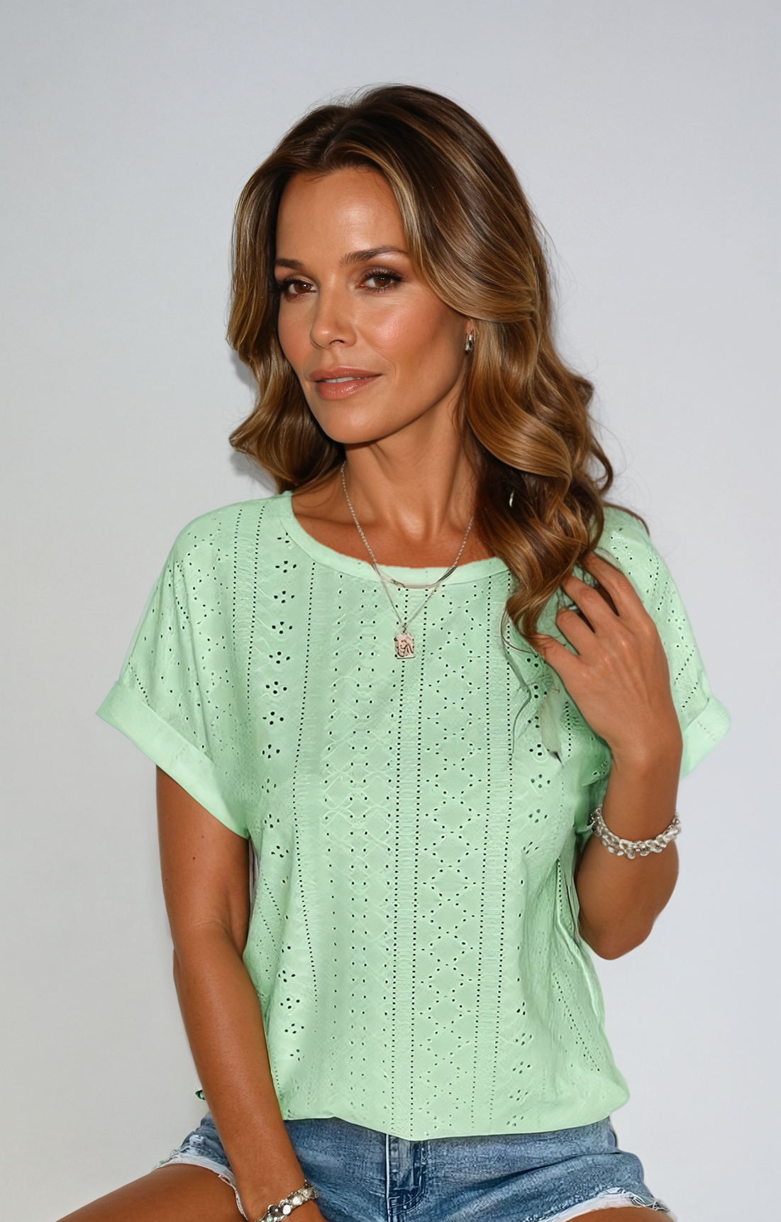 Top Con Occhielli - Vestibilità ampia - Girocollo - Top a maniche corte - Abbigliamento donna-Verde Chiaro-S-Modasso