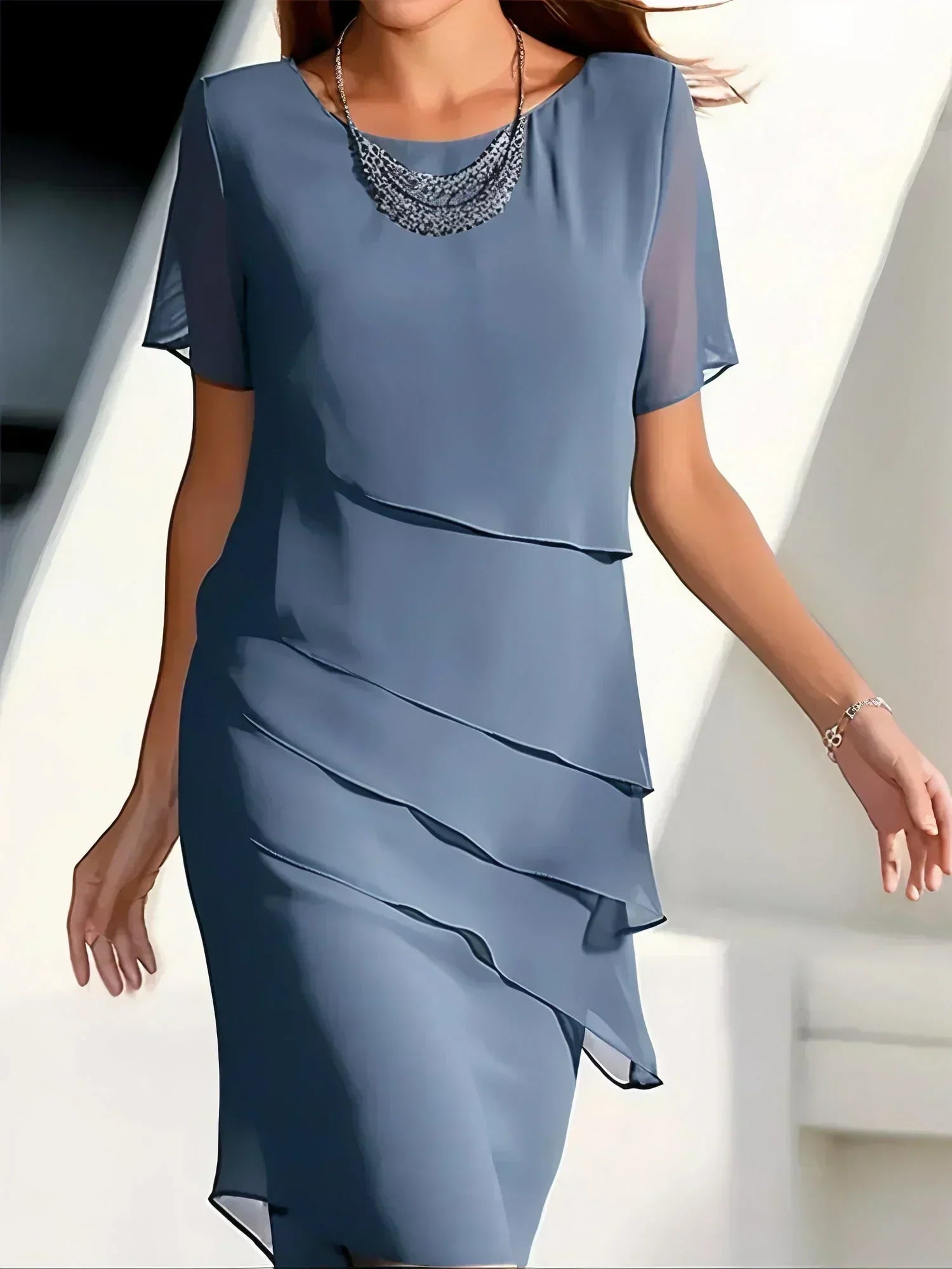 Abito elegante - Vestito da donna in chiffon a maniche corte e lunghezza al ginocchio-Modaso