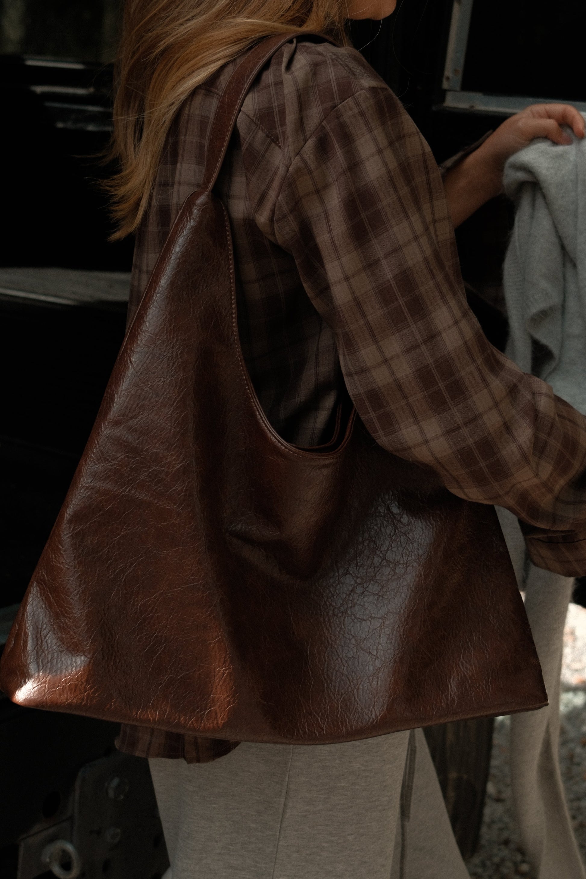 BORSA A SPALLA HOBO DA DONNA IN ECOPELLE-Modaso