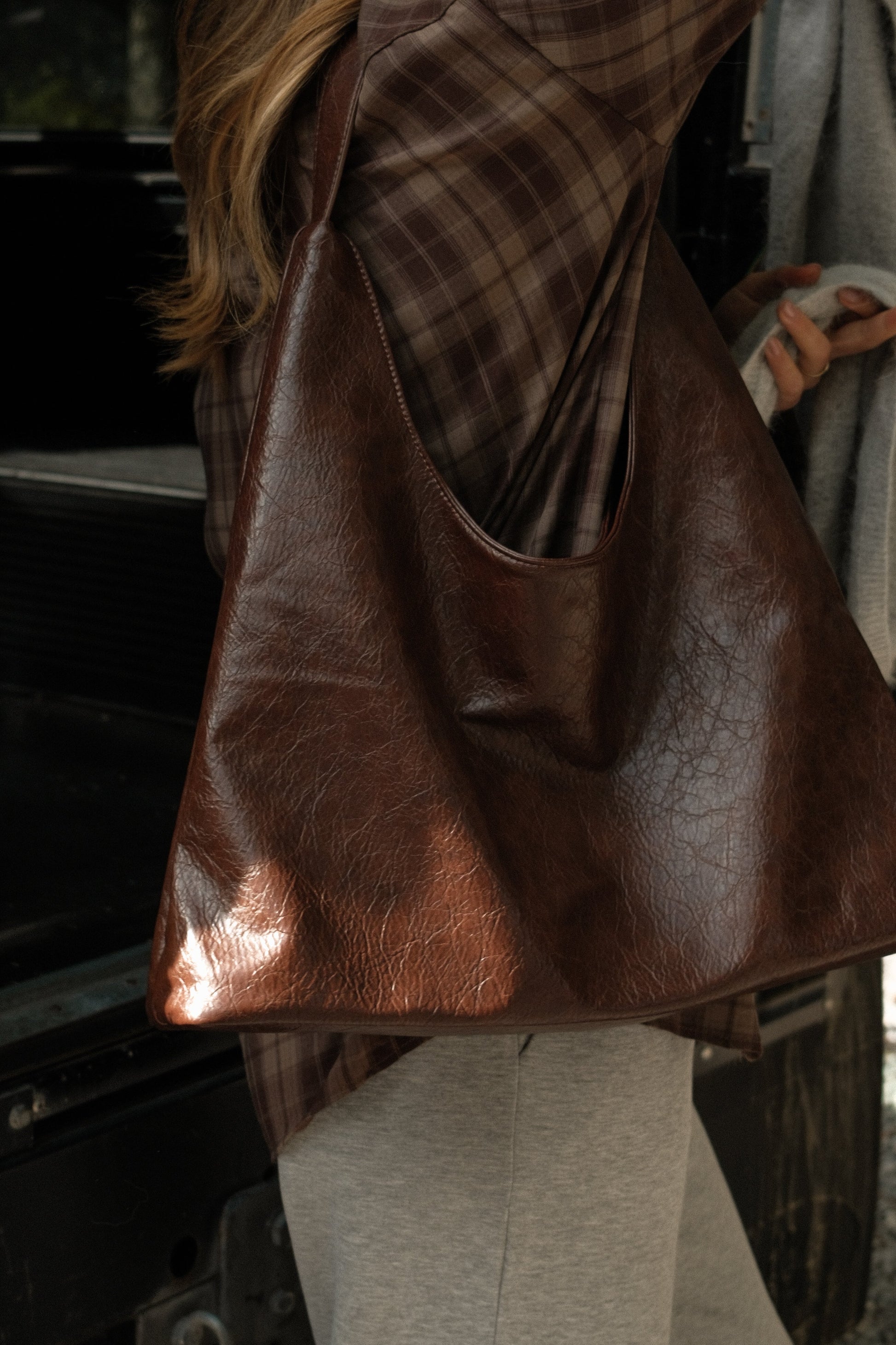 BORSA A SPALLA HOBO DA DONNA IN ECOPELLE-Modaso