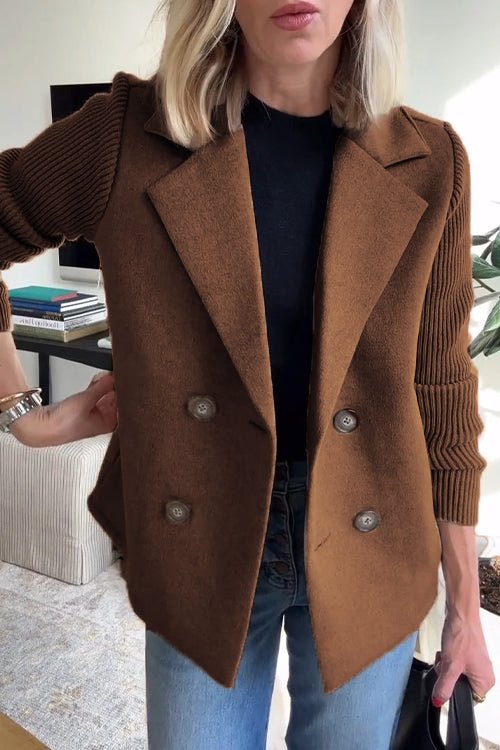 Blazer da donna marrone scuro doppiopetto con maniche in maglia