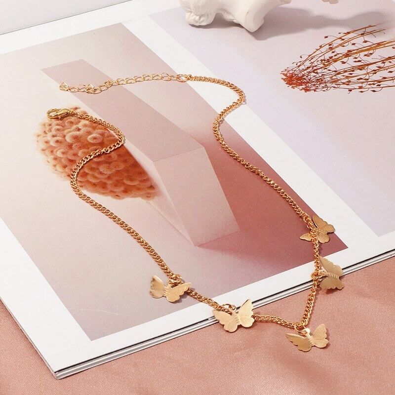 Collana con Pendente a Farfalla Dorata da Donna-Modaso