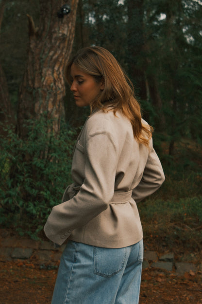 GIACCA BEIGE A RIGHE CON CINTURA-Modaso