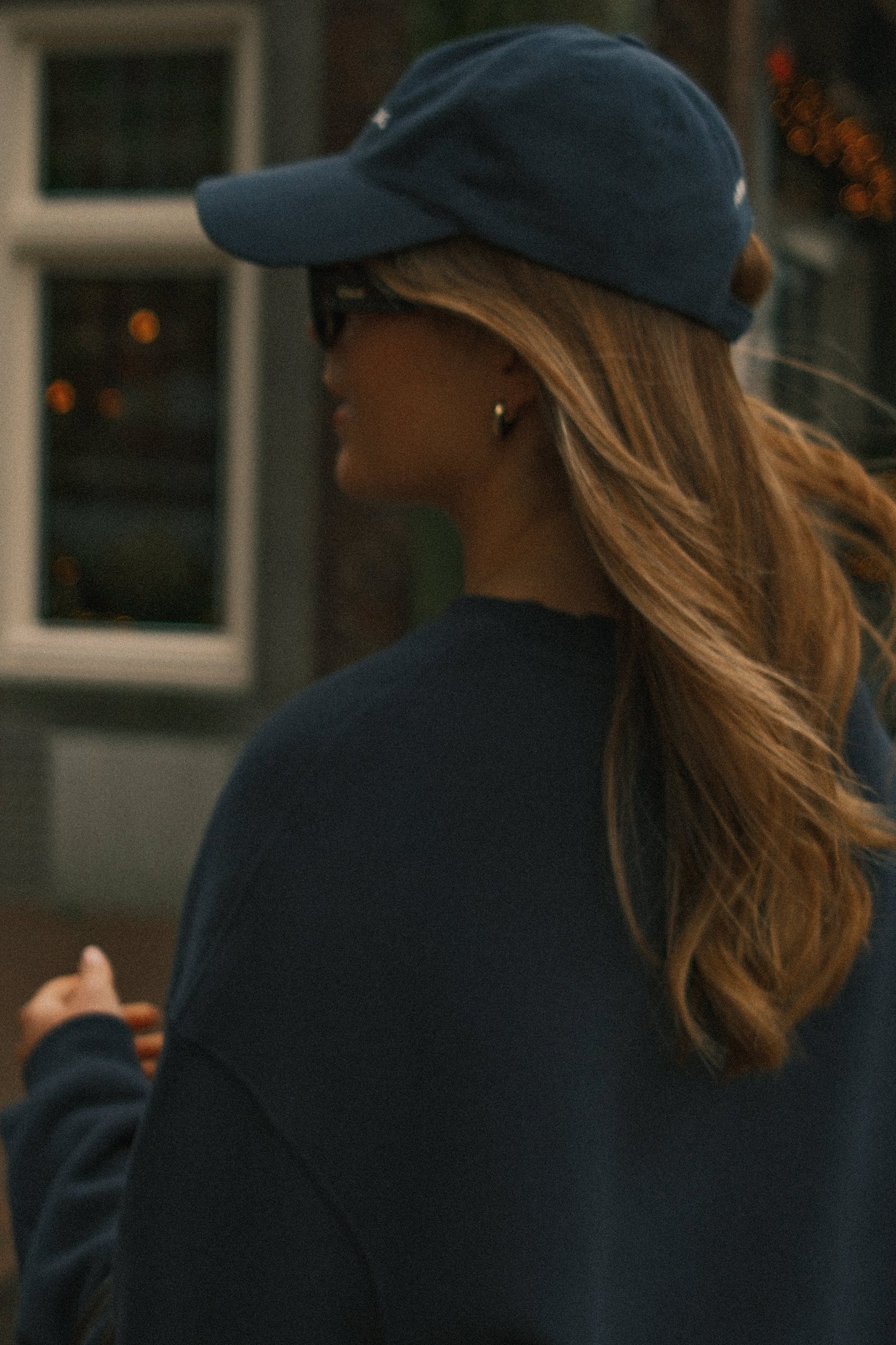 JEANS DONNA A GAMBA LARGA CON VESTIBILITÀ RELAX-Modaso