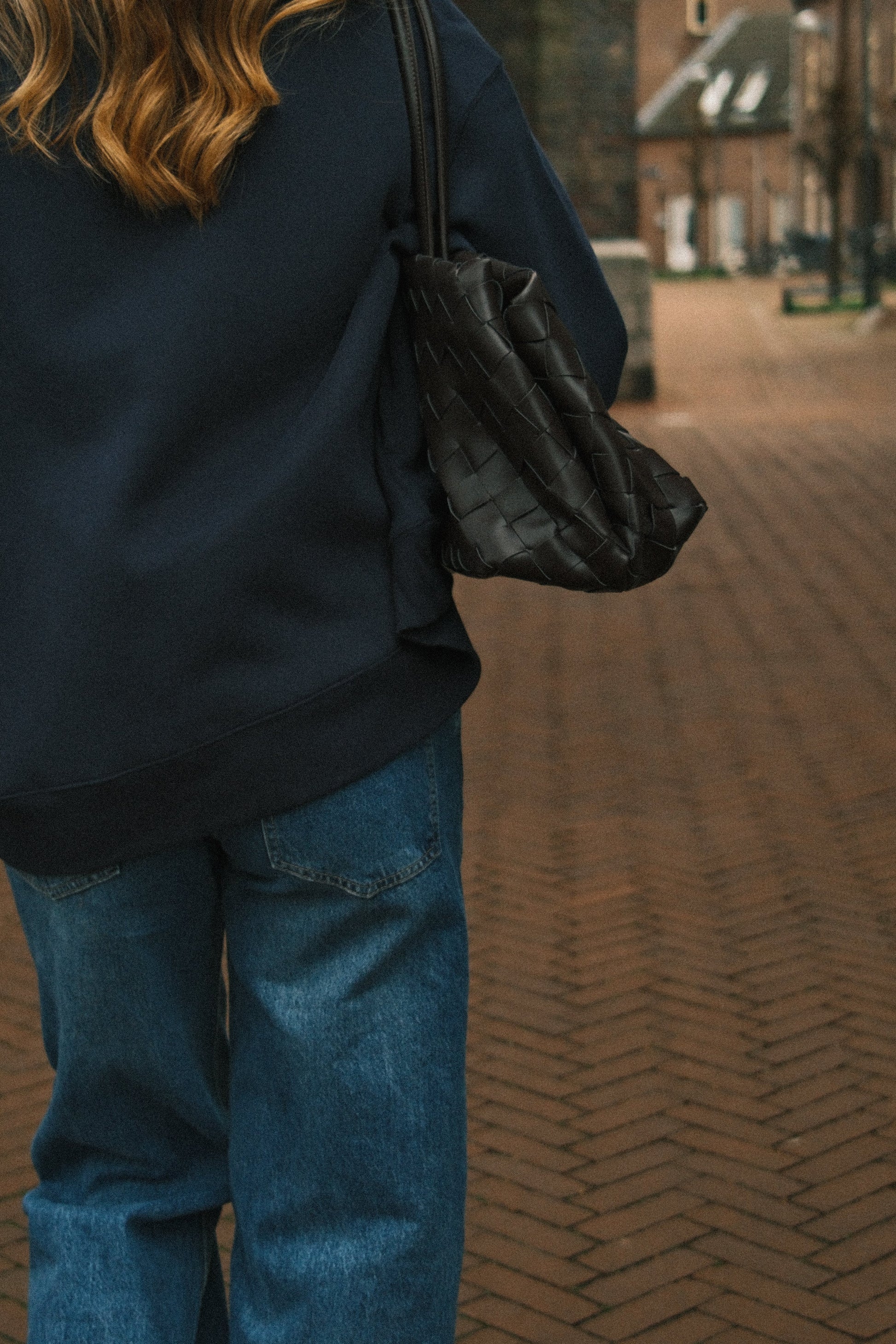 JEANS DONNA A GAMBA LARGA CON VESTIBILITÀ RELAX-Modaso