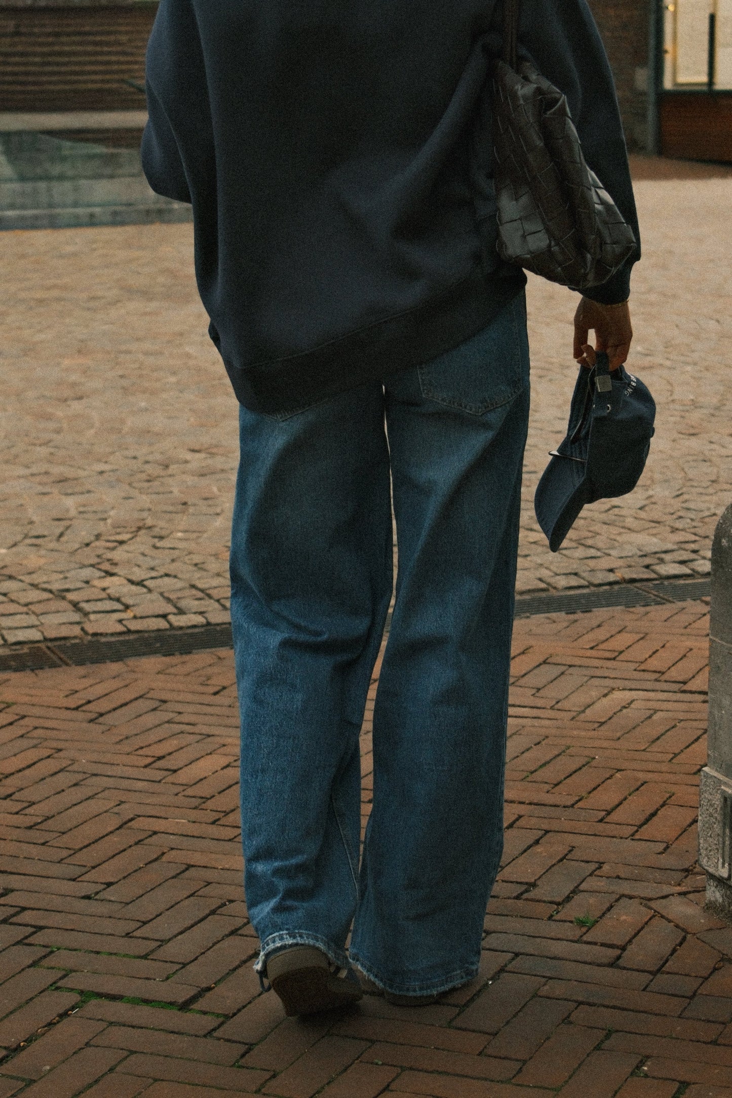 JEANS DONNA A GAMBA LARGA CON VESTIBILITÀ RELAX-Modaso