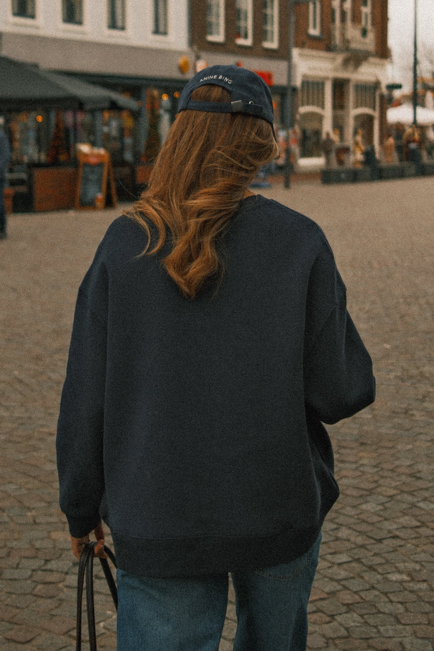 JEANS DONNA A GAMBA LARGA CON VESTIBILITÀ RELAX-Modaso