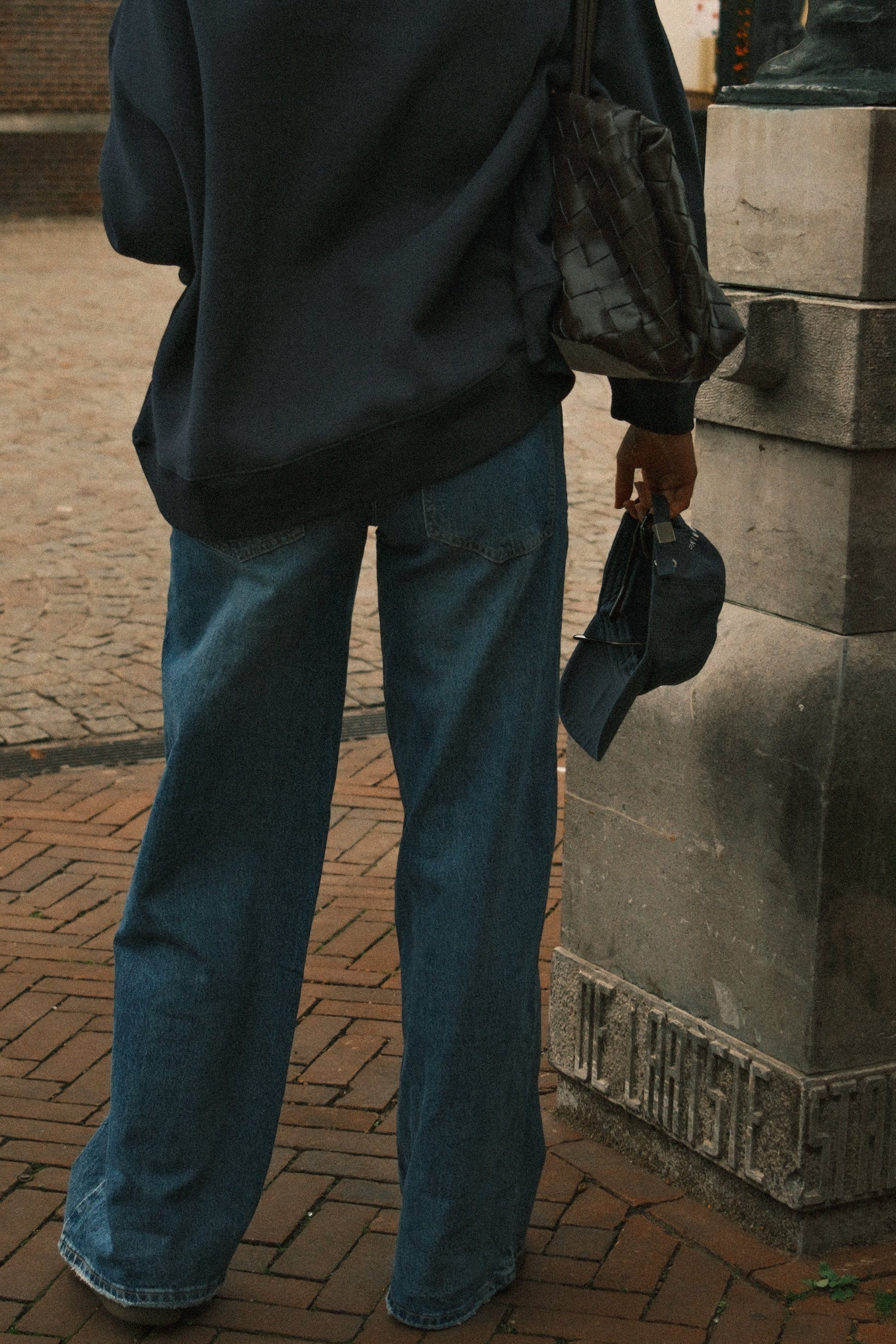 JEANS DONNA A GAMBA LARGA CON VESTIBILITÀ RELAX-Modaso