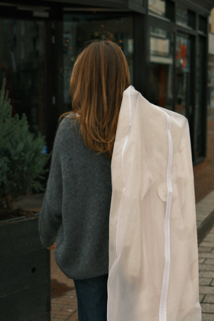 MAGLIONE OVERSIZE GRIGIO CON SCOLLO A V-Modaso