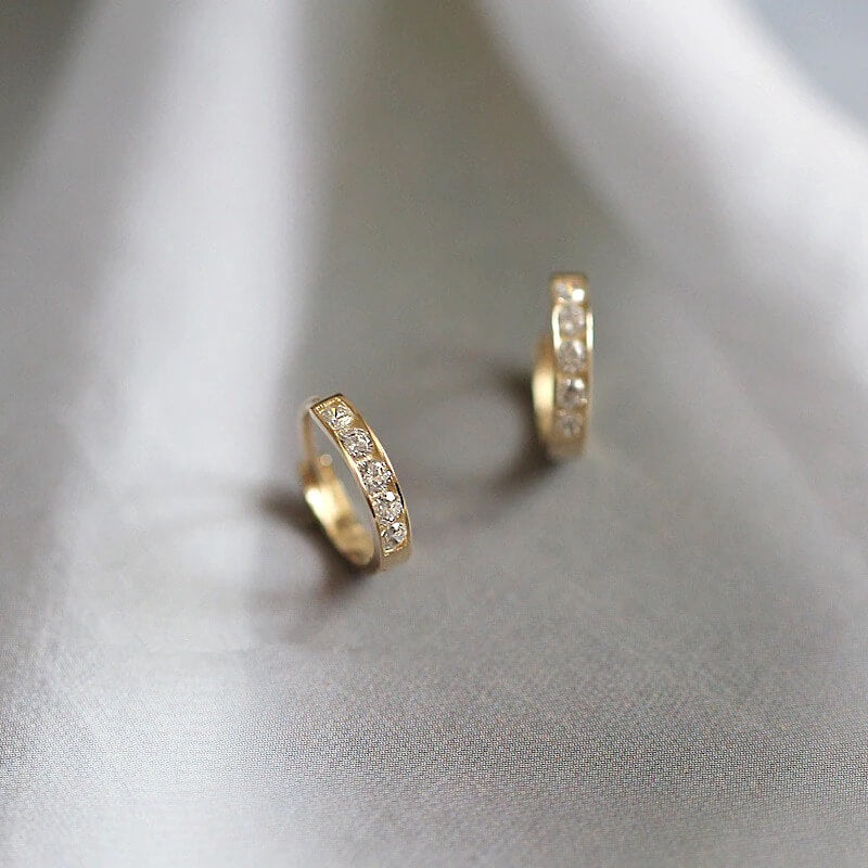 Orecchini a Cerchietto con Pavé, Placcati Oro 14K-Modaso