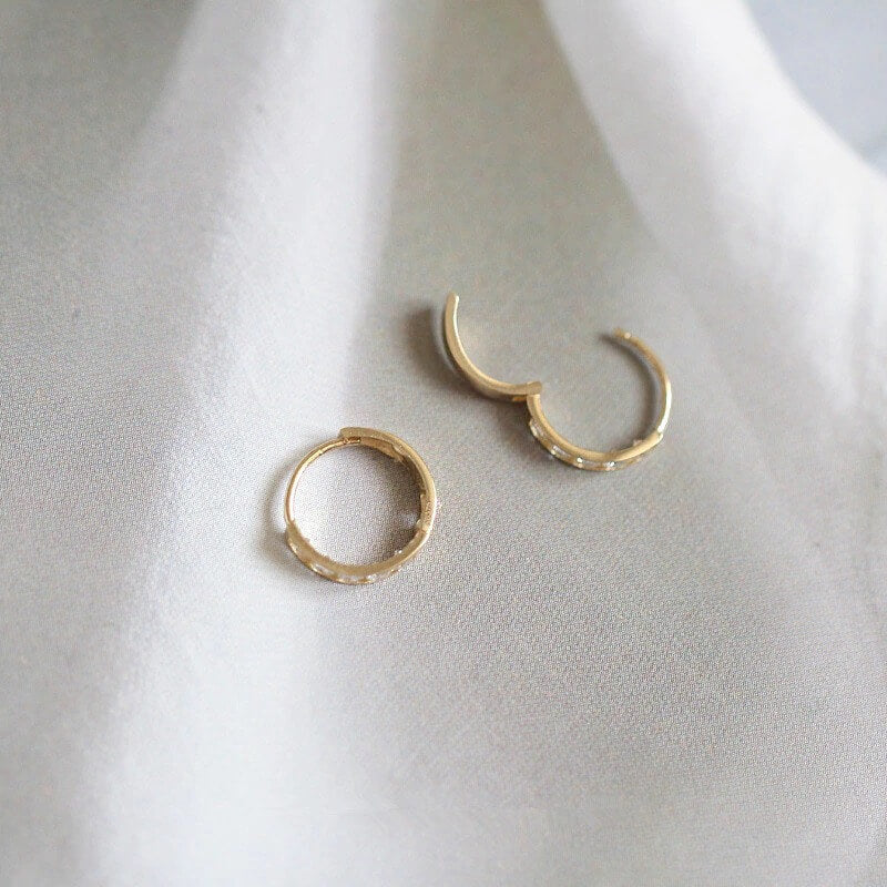 Orecchini a Cerchietto con Pavé, Placcati Oro 14K-Modaso