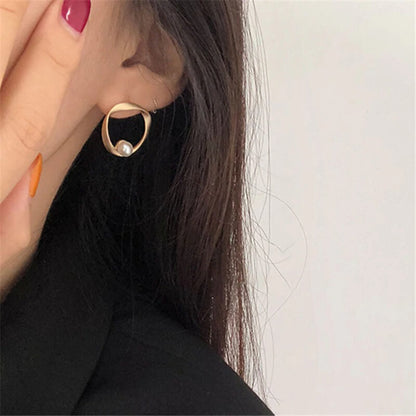 Orecchini a Cerchio Aperto con Perla, Oro Opaco-Modaso