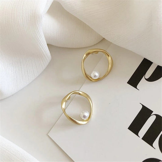 Orecchini a Cerchio Aperto con Perla, Oro Opaco-Modaso