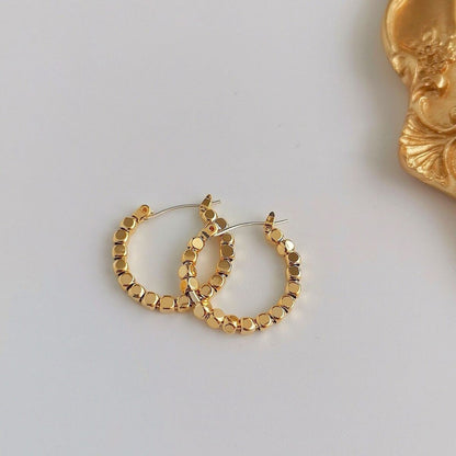Orecchini a Cerchio con Perline a Cubo, Oro da Donna-Modaso