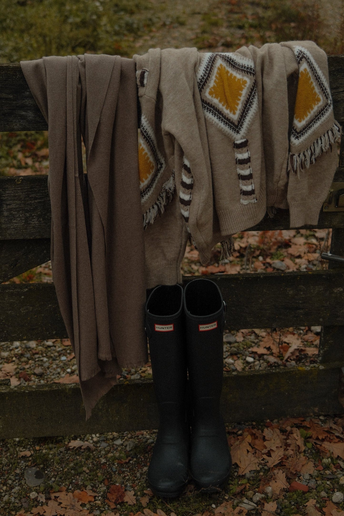 SCIARPA DONNA CALDA E MORBIDA COLOR TAUPE-Modaso