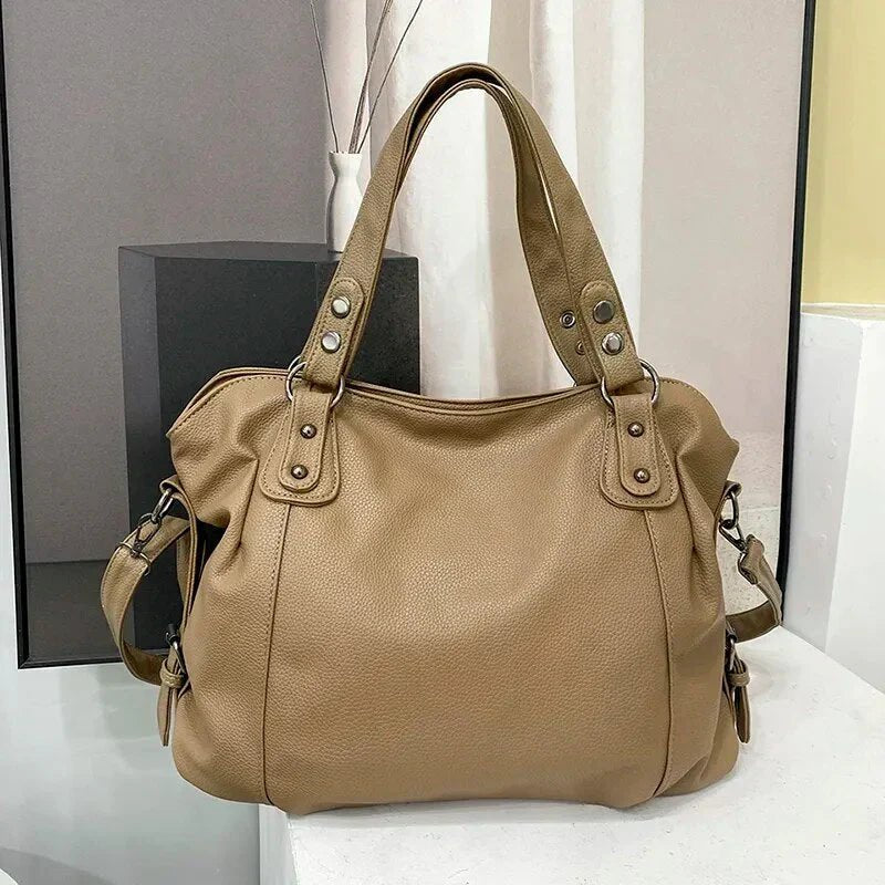 Borsa Spalla Donna, Ecopelle Martellata, Capiente, Borchie-Modaso