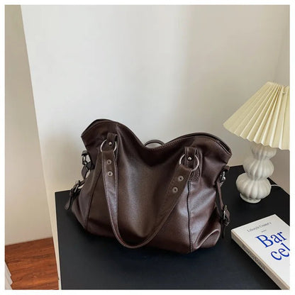 Borsa Spalla Donna, Ecopelle Martellata, Capiente, Borchie-Modaso